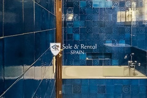 Сasa de 6 dormitorios en venta en Lloret de Mar, Gerona, Cataluña, Spain № 6739 - foto 25