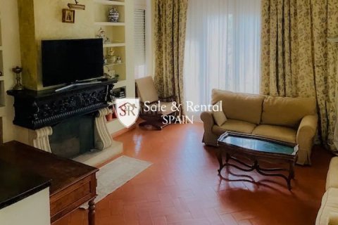 Сasa de 6 dormitorios en venta en Lloret de Mar, Gerona, Cataluña, Spain № 6739 - foto 12