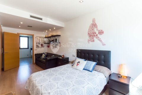 Сasa de 4 dormitorios en venta en Lloret de Mar, Gerona, Cataluña, Spain № 6738 - foto 19