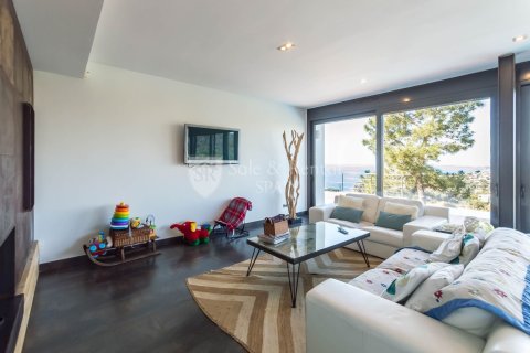 Сasa de 4 dormitorios en venta en Lloret de Mar, Gerona, Cataluña, Spain № 6738 - foto 11