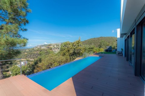 Сasa de 4 dormitorios en venta en Lloret de Mar, Gerona, Cataluña, Spain № 6738 - foto 14