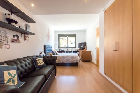 Сasa de 4 dormitorios en venta en Lloret de Mar, Gerona, Cataluña, Spain № 6738 - foto 17