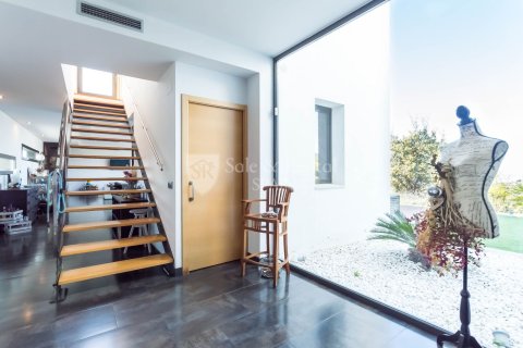 Сasa de 4 dormitorios en venta en Lloret de Mar, Gerona, Cataluña, Spain № 6738 - foto 25