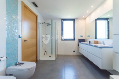 Сasa de 4 dormitorios en venta en Lloret de Mar, Gerona, Cataluña, Spain № 6738 - foto 20