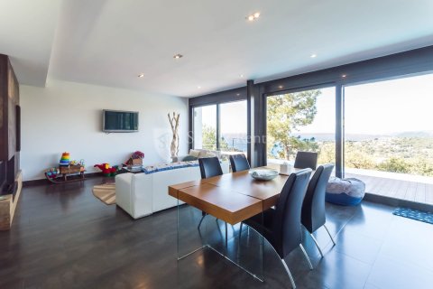 Сasa de 4 dormitorios en venta en Lloret de Mar, Gerona, Cataluña, Spain № 6738 - foto 10