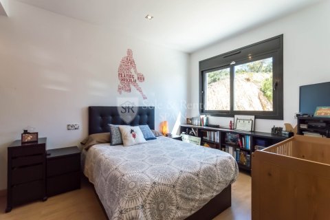 Сasa de 4 dormitorios en venta en Lloret de Mar, Gerona, Cataluña, Spain № 6738 - foto 18