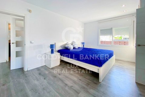 Villa de 4 dormitorios en venta en Empuriabrava, Gerona, Cataluña, Spain № 5985 - foto 24