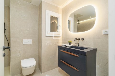 Apartamento de 3 dormitorios en venta en Barcelona, Cataluña, Spain № 8726 - foto 30