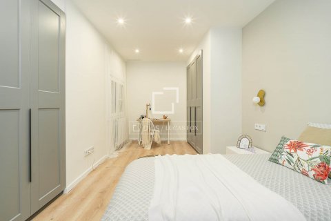 Apartamento de 3 dormitorios en venta en Barcelona, Cataluña, Spain № 8726 - foto 27