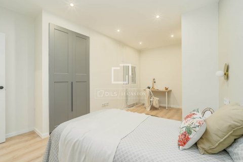 Apartamento de 3 dormitorios en venta en Barcelona, Cataluña, Spain № 8726 - foto 28