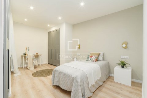 Apartamento de 3 dormitorios en venta en Barcelona, Cataluña, Spain № 8726 - foto 26