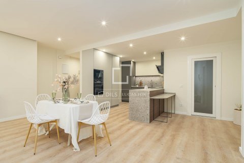 Apartamento de 3 dormitorios en venta en Barcelona, Cataluña, Spain № 8726 - foto 7