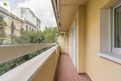 Apartamento de 3 dormitorios en venta en Barcelona, Cataluña, Spain № 8726 - foto 20