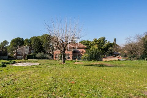 Parcela de 2048 m² en venta en Sant Cugat del Vallès, Barcelona, Cataluña, Spain № 8720 - foto 11