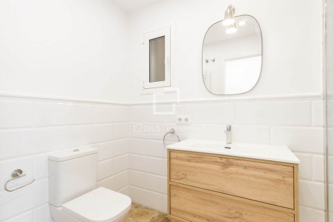 Apartamento de 3 dormitorios en venta en Barcelona, Cataluña, Spain № 8723 - foto 29