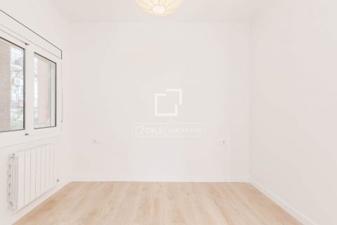 Apartamento de 3 dormitorios en venta en Barcelona, Cataluña, Spain № 8723 - foto 20