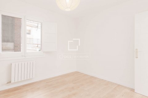 Apartamento de 3 dormitorios en venta en Barcelona, Cataluña, Spain № 8723 - foto 26