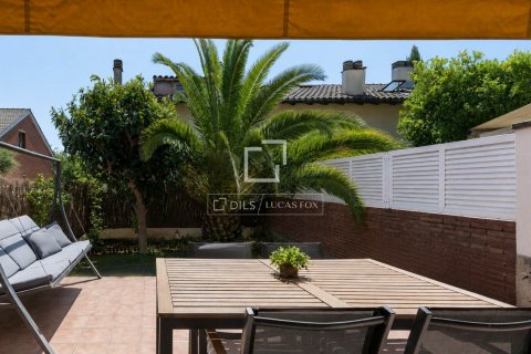 Villa de 4 dormitorios en venta en Sant Cugat del Vallès, Barcelona, Cataluña, Spain № 8722 - foto 2