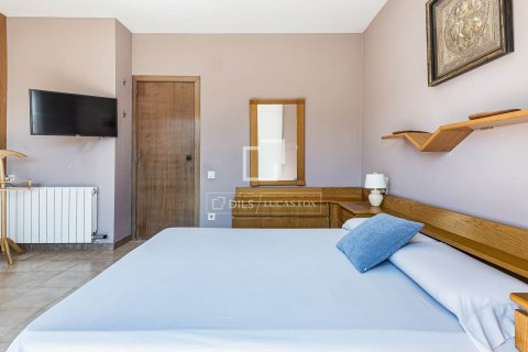 Villa de 4 dormitorios en venta en Sant Cugat del Vallès, Barcelona, Cataluña, Spain № 8722 - foto 23