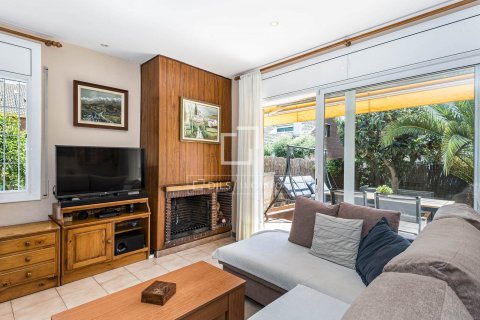 Villa de 4 dormitorios en venta en Sant Cugat del Vallès, Barcelona, Cataluña, Spain № 8722 - foto 16