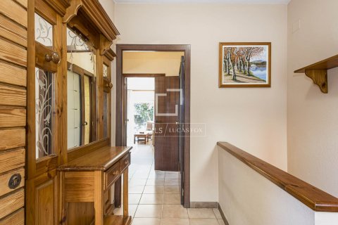 Villa de 4 dormitorios en venta en Sant Cugat del Vallès, Barcelona, Cataluña, Spain № 8722 - foto 13