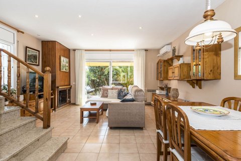 Villa de 4 dormitorios en venta en Sant Cugat del Vallès, Barcelona, Cataluña, Spain № 8722 - foto 3
