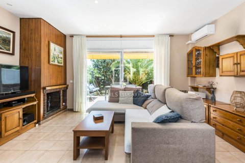 Villa de 4 dormitorios en venta en Sant Cugat del Vallès, Barcelona, Cataluña, Spain № 8722 - foto 5