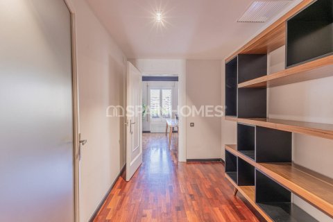 Apartamento de 5 dormitorios en venta en Barcelona, Cataluña, Spain № 7651 - foto 22