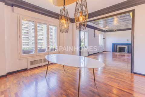 Apartamento de 5 dormitorios en venta en Barcelona, Cataluña, Spain № 7651 - foto 6