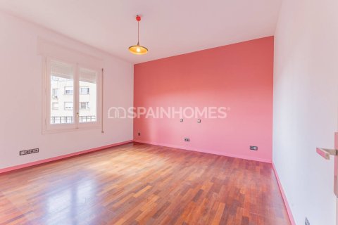 Apartamento de 5 dormitorios en venta en Barcelona, Cataluña, Spain № 7651 - foto 26