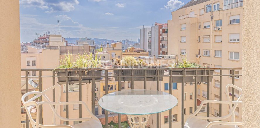 Apartamento de 5 dormitorios en venta en Barcelona, Cataluña, Spain № 7651