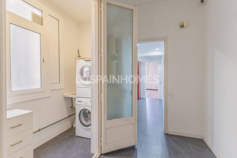 Apartamento de 5 dormitorios en venta en Barcelona, Cataluña, Spain № 7651 - foto 14
