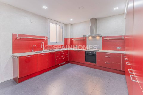 Apartamento de 5 dormitorios en venta en Barcelona, Cataluña, Spain № 7651 - foto 13