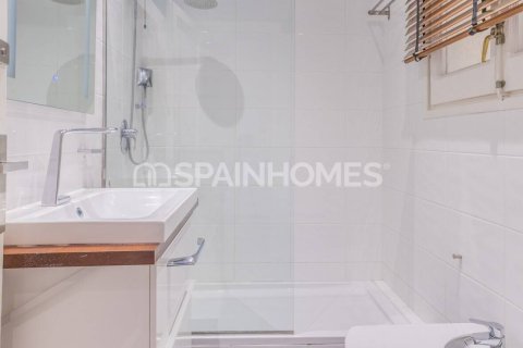 Apartamento de 5 dormitorios en venta en Barcelona, Cataluña, Spain № 7651 - foto 20