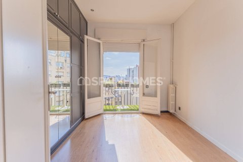 Apartamento de 5 dormitorios en venta en Barcelona, Cataluña, Spain № 7651 - foto 16