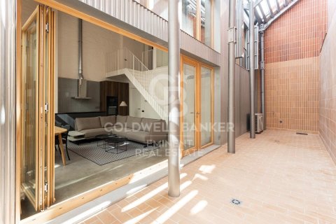 Dúplex de 2 dormitorios en venta en Barcelona, Cataluña, Spain № 5499 - foto 6