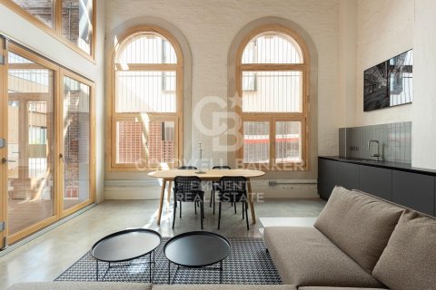Dúplex de 2 dormitorios en venta en Barcelona, Cataluña, Spain № 5499 - foto 10