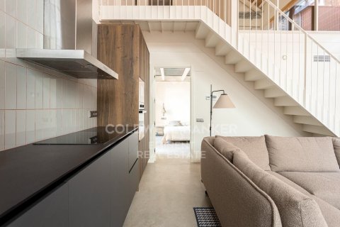 Dúplex de 2 dormitorios en venta en Barcelona, Cataluña, Spain № 5499 - foto 13