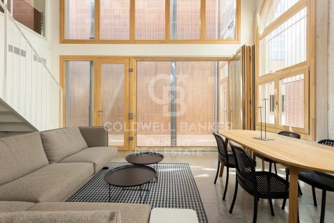 Dúplex de 2 dormitorios en venta en Barcelona, Cataluña, Spain № 5499 - foto 3