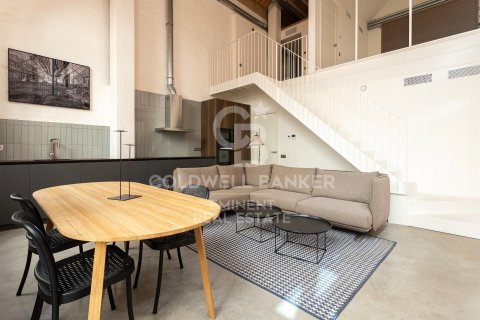 Dúplex de 2 dormitorios en venta en Barcelona, Cataluña, Spain № 5499 - foto 7