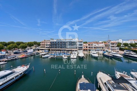 Propiedad comercial de 438 m² en venta en Empuriabrava, Gerona, Cataluña, Spain № 5870 - foto 3
