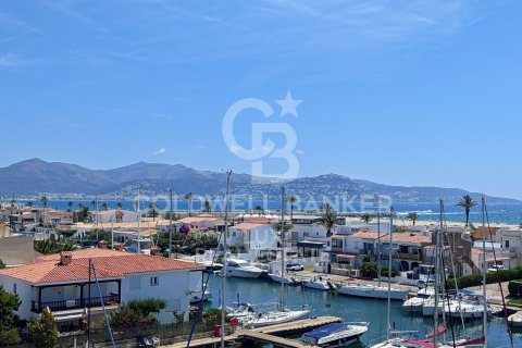 Propiedad comercial de 438 m² en venta en Empuriabrava, Gerona, Cataluña, Spain № 5870 - foto 9