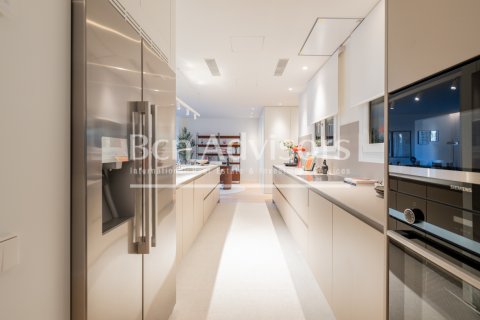 Apartamento de 2 dormitorios en venta en Barcelona, Cataluña, Spain № 2864 - foto 20
