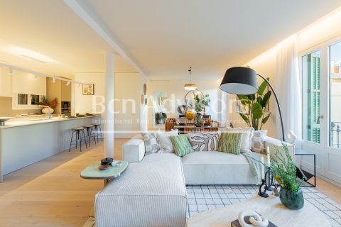 Apartamento de 2 dormitorios en venta en Barcelona, Cataluña, Spain № 2864 - foto 11