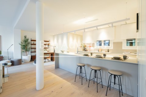 Apartamento de 2 dormitorios en venta en Barcelona, Cataluña, Spain № 2864 - foto 17