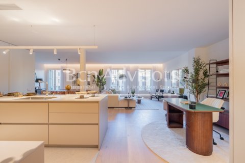Apartamento de 2 dormitorios en venta en Barcelona, Cataluña, Spain № 2864 - foto 18