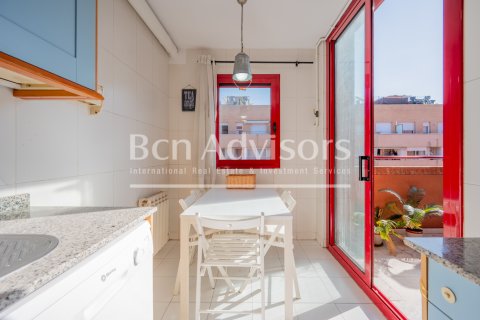 Apartamento de 4 dormitorios en venta en Barcelona, Cataluña, Spain № 2866 - foto 16