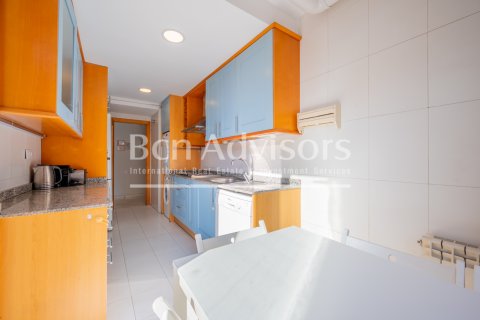 Apartamento de 4 dormitorios en venta en Barcelona, Cataluña, Spain № 2866 - foto 17
