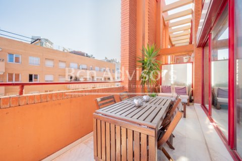 Apartamento de 4 dormitorios en venta en Barcelona, Cataluña, Spain № 2866 - foto 7