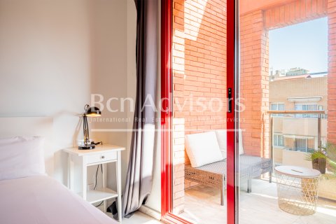 Apartamento de 4 dormitorios en venta en Barcelona, Cataluña, Spain № 2866 - foto 24